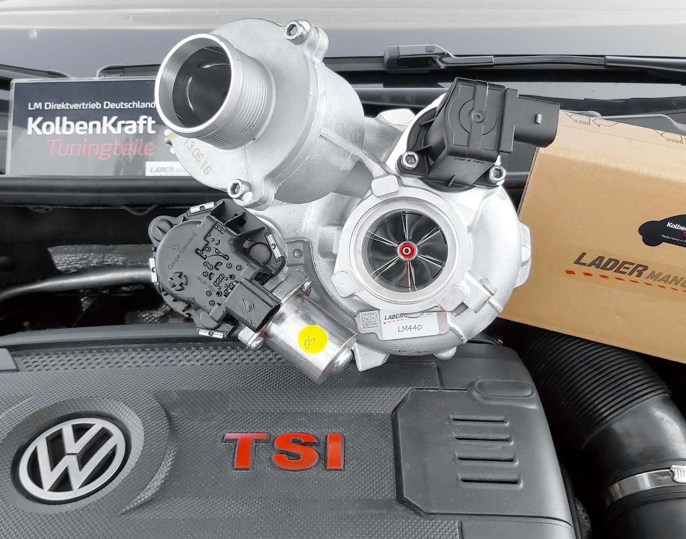 Namn:  LM440 IS20 Turbo VW Golf GTI 7 MK7 MK7.5 VII Upgradelader Turbocharger KolbenKraft Upgrade hybri.jpg
Visningar: 727
Storlek:  320.3 KB